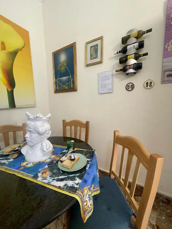 Maya'S Apartment Close To Ballaro Market And Central Station Palermo