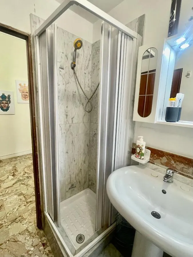 Maya'S Apartment Close To Ballaro Market And Central Station Palermo Italia